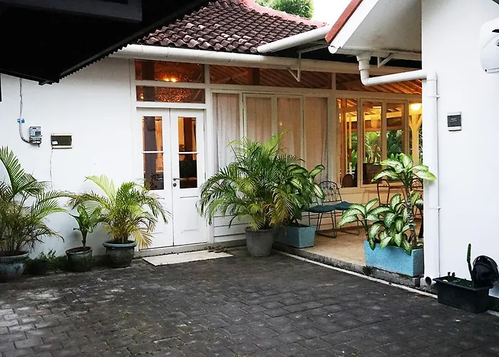 3 Bedroom With Private Pool In Berawa Canggu