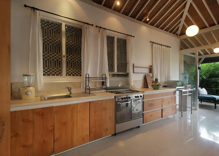 3 Bedroom With Private Pool In Berawa Villa *