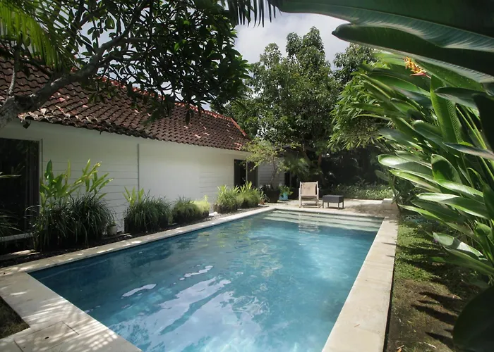 3 Bedroom With Private Pool In Berawa *