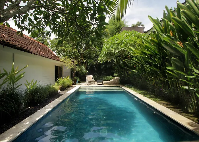 3 Bedroom With Private Pool In Berawa Villa *