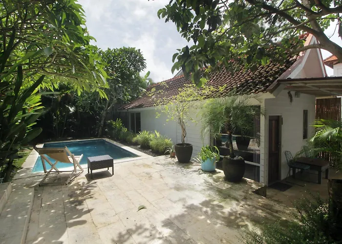3 Bedroom With Private Pool In Berawa Canggu
