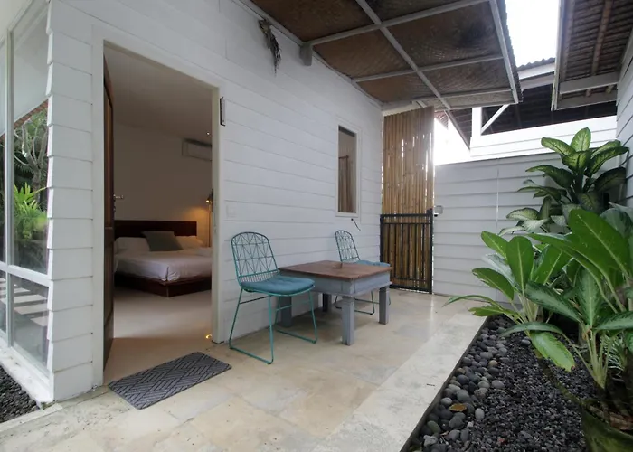 Villa 3 Bedroom With Private Pool In Berawa Canggu