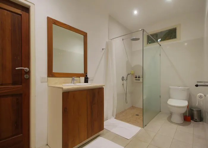 3 Bedroom With Private Pool In Berawa Villa *